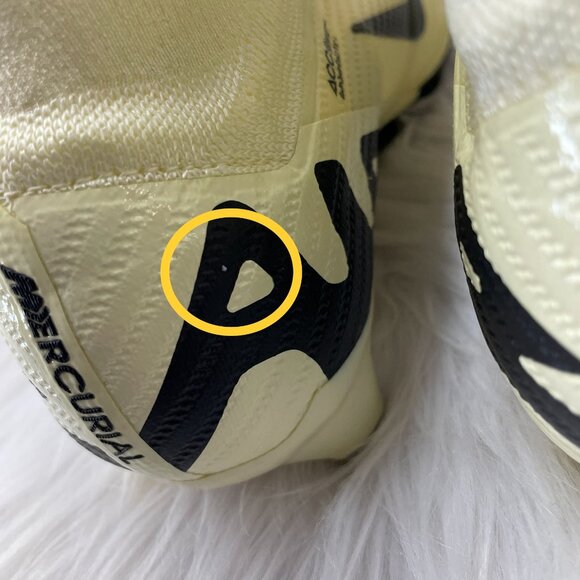 Athletic_Shoes